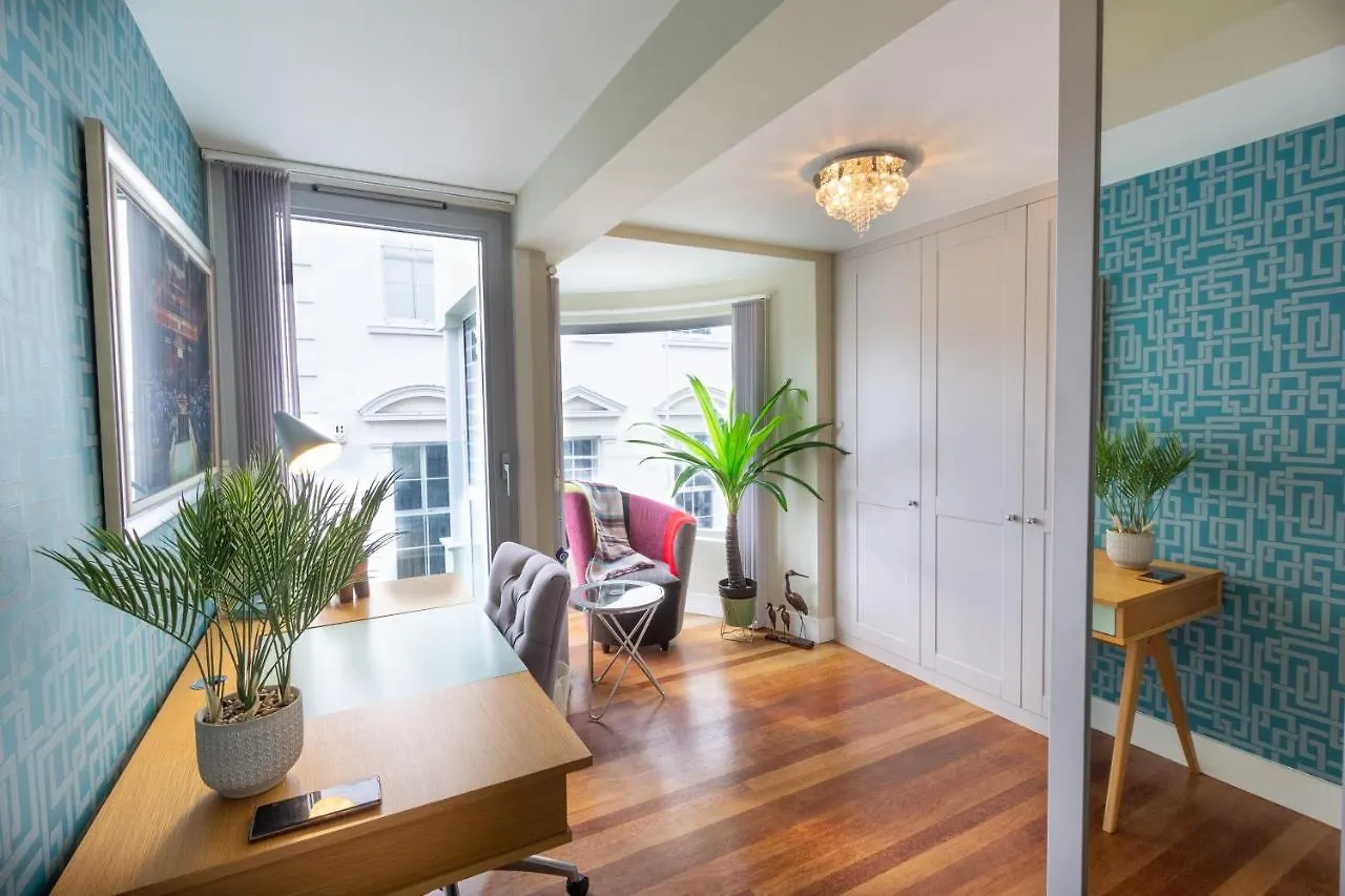Luxury At The Brunswick - Free Parking-4 Bedrooms Brighton 0*,  United Kingdom